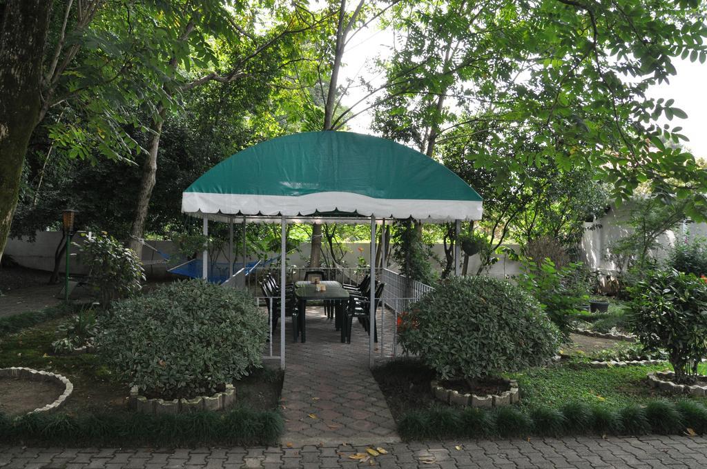 Hotel Captain Gonio Buitenkant foto