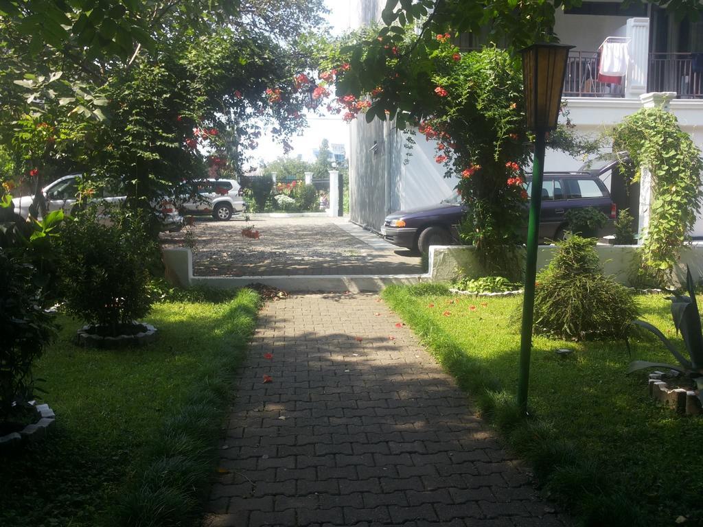 Hotel Captain Gonio Buitenkant foto