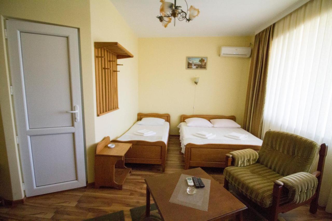 Hotel Captain Gonio Buitenkant foto